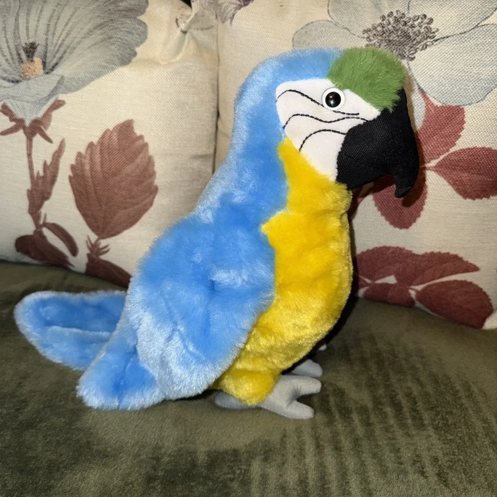 A Petting Zoo Blue Parrot‎ Bird Macaw Plush Stuffed Animal Wildlife Realistic
